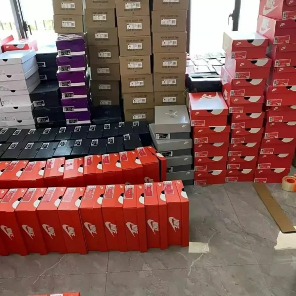 Exporters-of-Authentic-Nike-Shoes-Liquidation-Pallet-For-Sale-600x600-1.webp